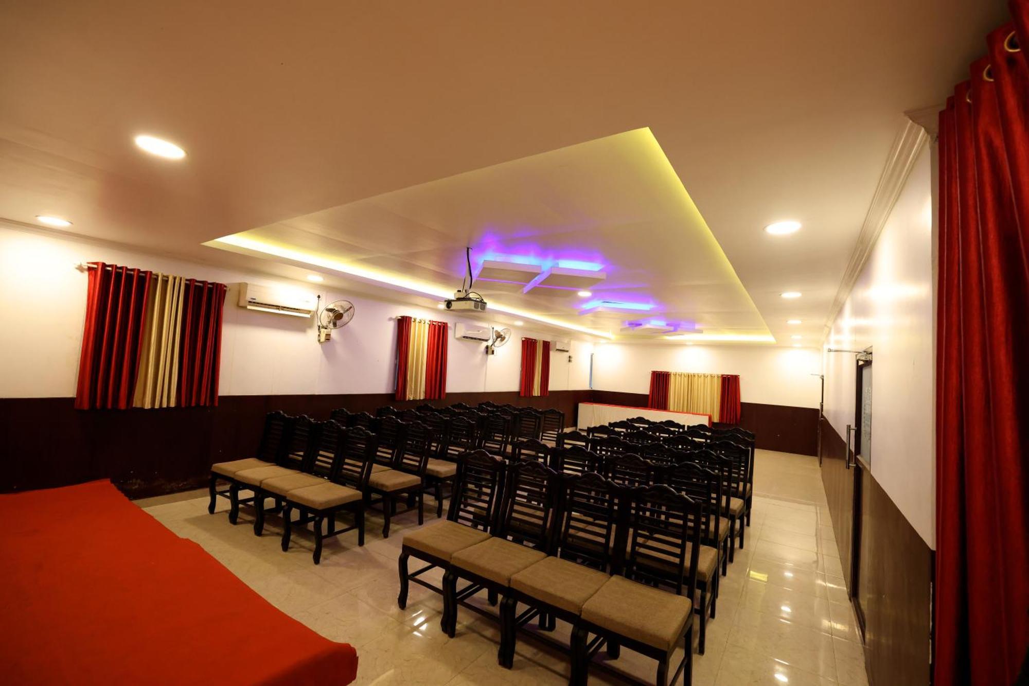 Hydel Palace Athirappilly By Bestinn Leisure Zewnętrze zdjęcie