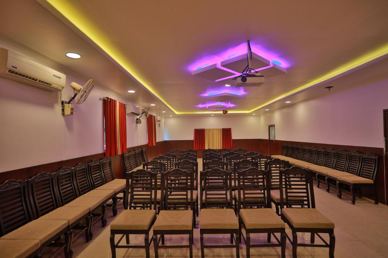 Hydel Palace Athirappilly By Bestinn Leisure Zewnętrze zdjęcie